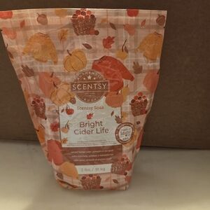 Scentsy Bright Cider Life Soak - Orange and Red